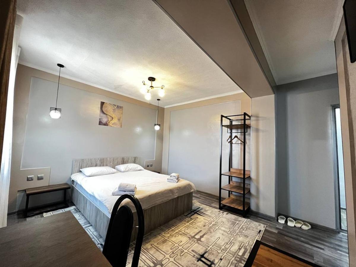 Ave Hotel Osh Ngoại thất bức ảnh