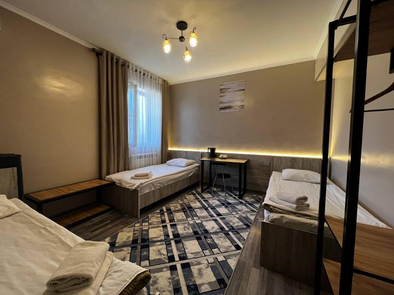 Ave Hotel Osh Ngoại thất bức ảnh